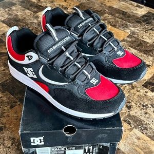 DC Shoes Kalis Lite Skateboarding Shoes in Black/White/Red. Mens Size US 11